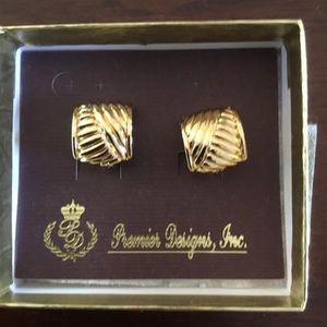 “Fargo” Gold Clip-On (Costume Jewelry)